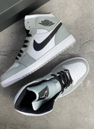 Кроссовки Nike Air Jordan 1 Mid Light Smoke Grey живое фото 2
